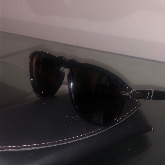 Sunglass - Picture 3 of 3